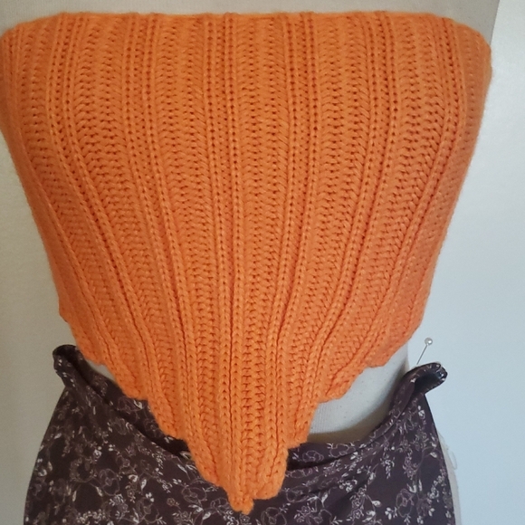 Vibrant Orange Ribbed Crop Top - Picture 2 of 5
